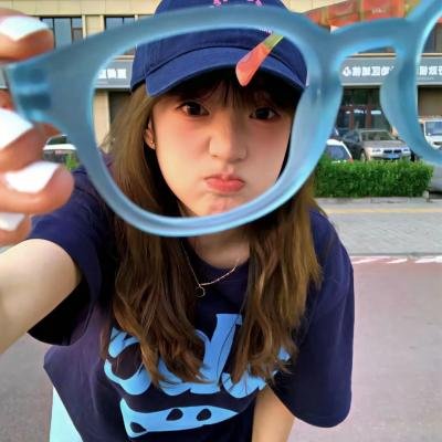 犹为离人照落花